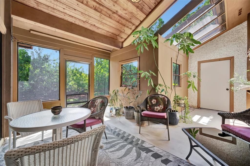 For Sale: $350,000 (3 beds, 2 baths, 1650 Square Feet)