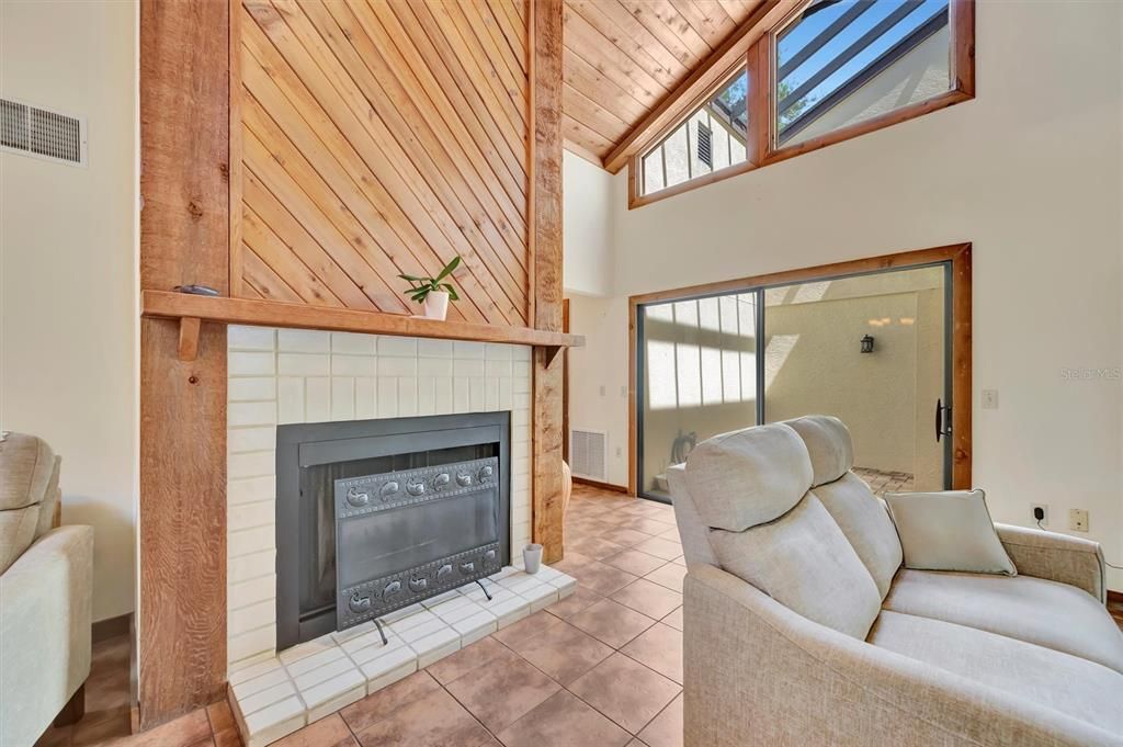 For Sale: $350,000 (3 beds, 2 baths, 1650 Square Feet)