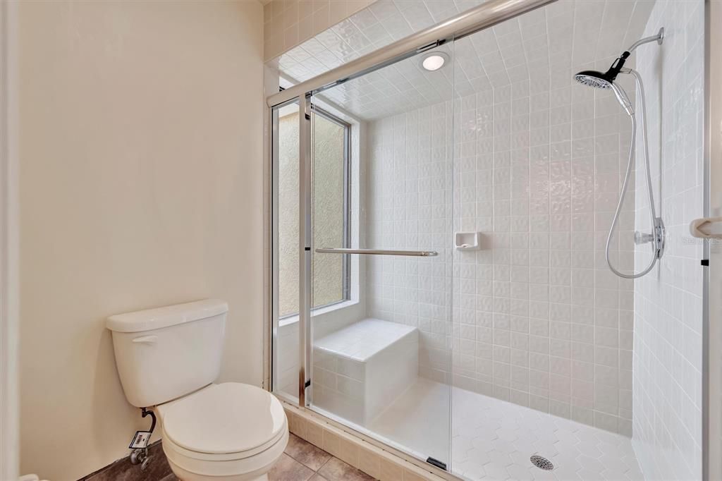 For Sale: $350,000 (3 beds, 2 baths, 1650 Square Feet)