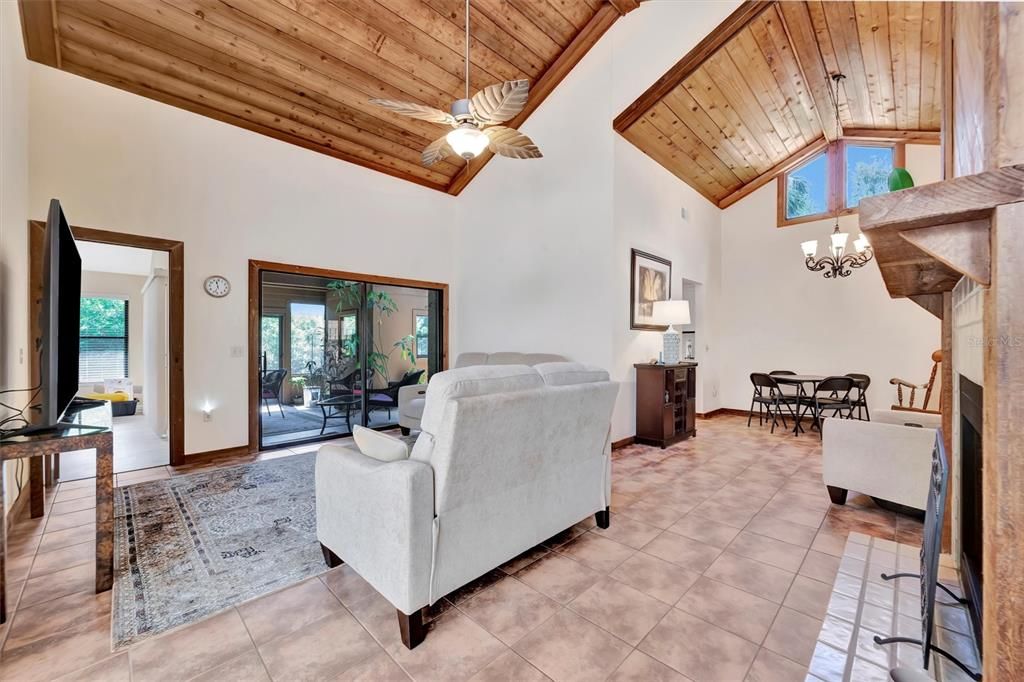 For Sale: $350,000 (3 beds, 2 baths, 1650 Square Feet)