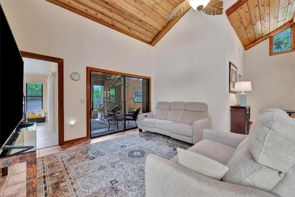 For Sale: $350,000 (3 beds, 2 baths, 1650 Square Feet)