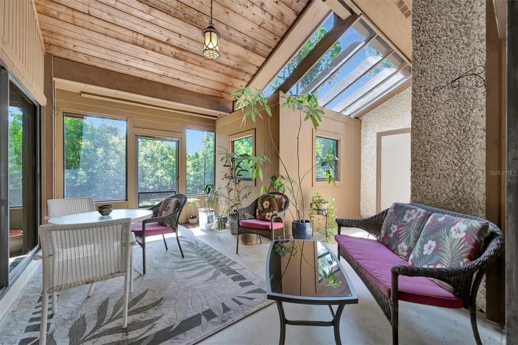 For Sale: $350,000 (3 beds, 2 baths, 1650 Square Feet)