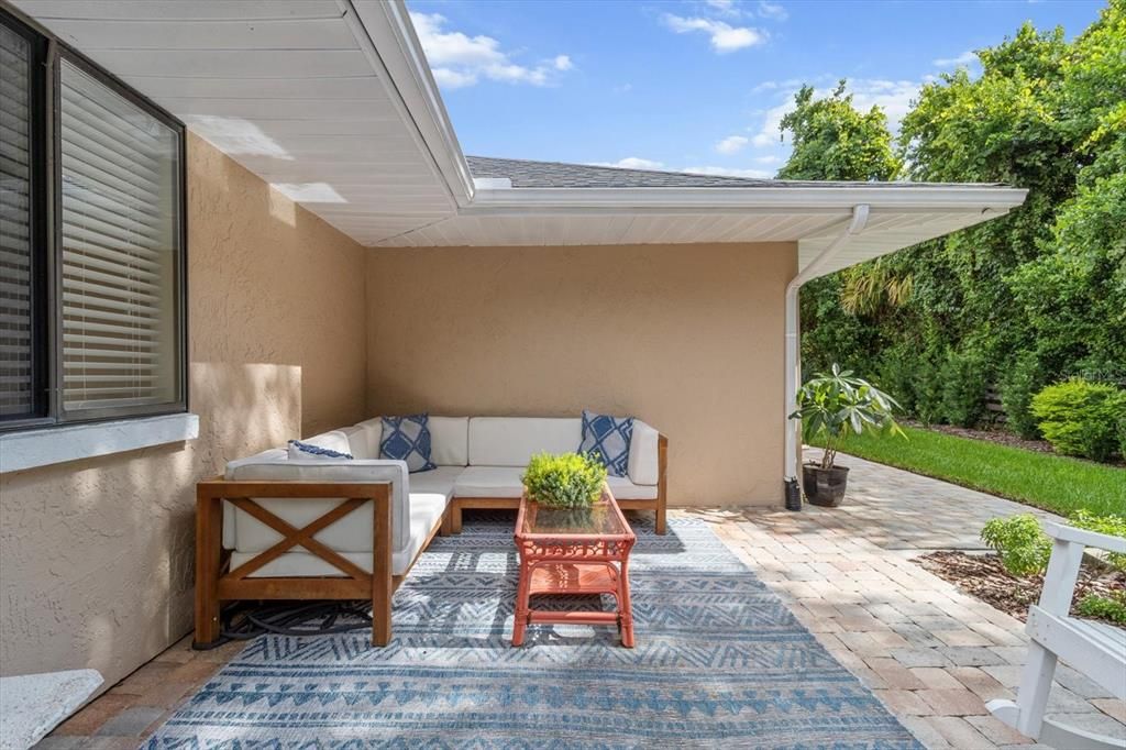 For Sale: $297,900 (3 beds, 2 baths, 1999 Square Feet)