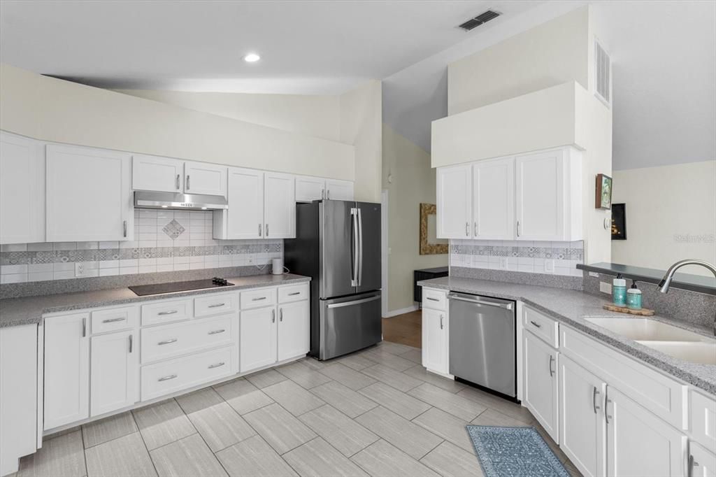 For Sale: $297,900 (3 beds, 2 baths, 1999 Square Feet)