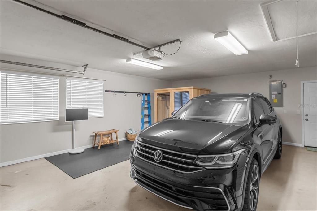 For Sale: $297,900 (3 beds, 2 baths, 1999 Square Feet)