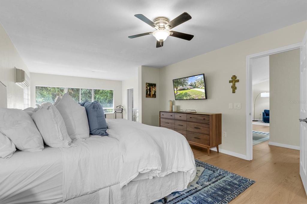 For Sale: $297,900 (3 beds, 2 baths, 1999 Square Feet)