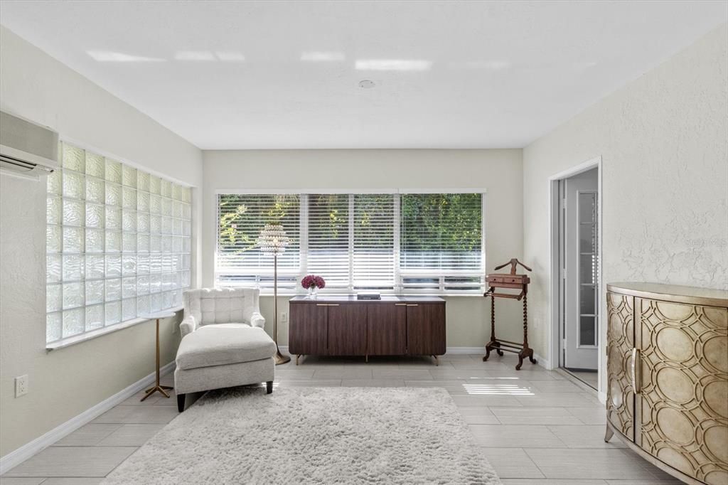 For Sale: $297,900 (3 beds, 2 baths, 1999 Square Feet)