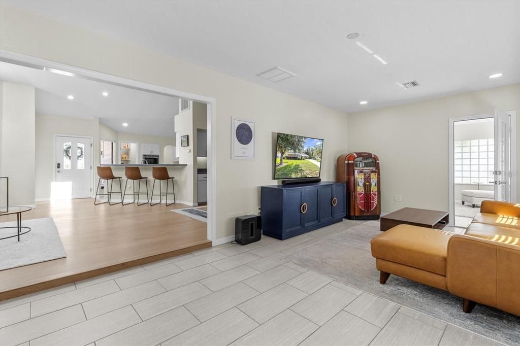 For Sale: $297,900 (3 beds, 2 baths, 1999 Square Feet)