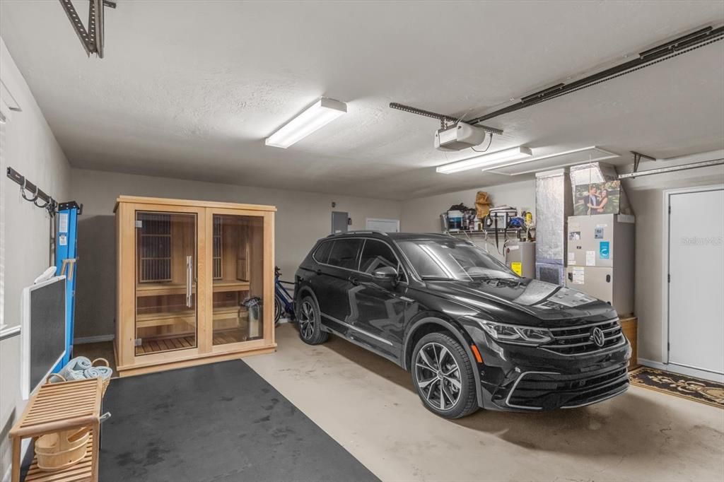 For Sale: $297,900 (3 beds, 2 baths, 1999 Square Feet)