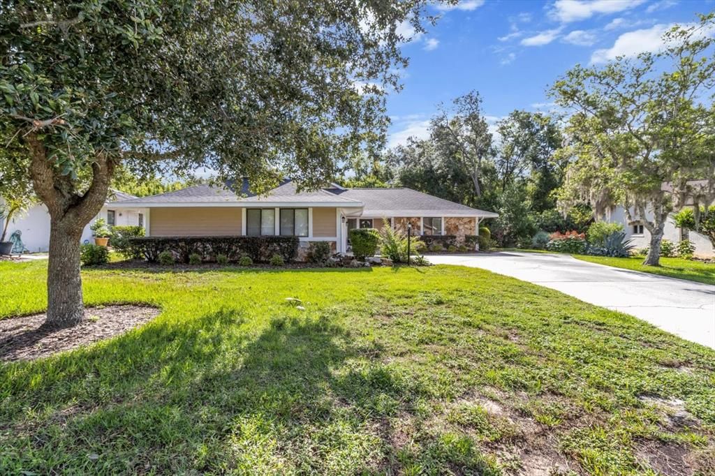 For Sale: $297,900 (3 beds, 2 baths, 1999 Square Feet)