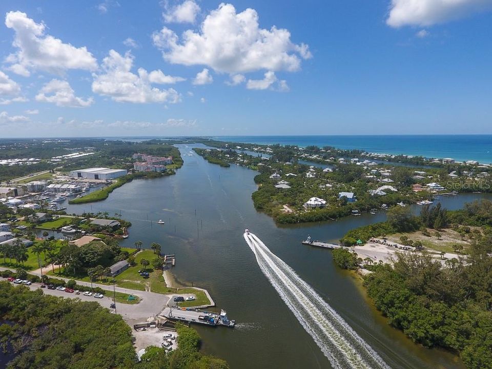 For Sale: $2,495,000 (4 beds, 3 baths, 1792 Square Feet)
