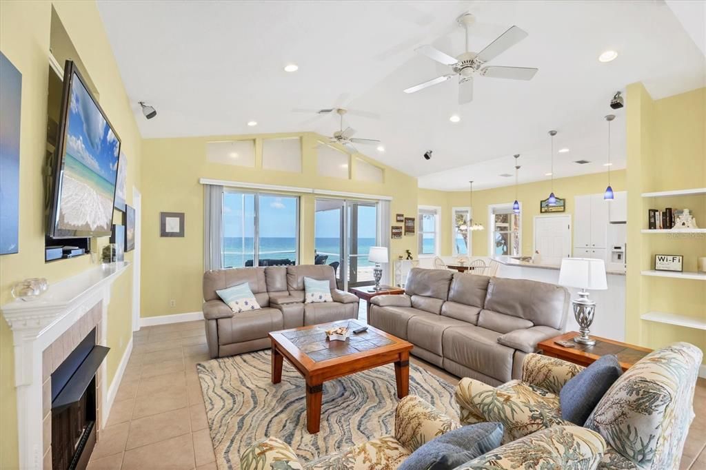 For Sale: $2,495,000 (4 beds, 3 baths, 1792 Square Feet)