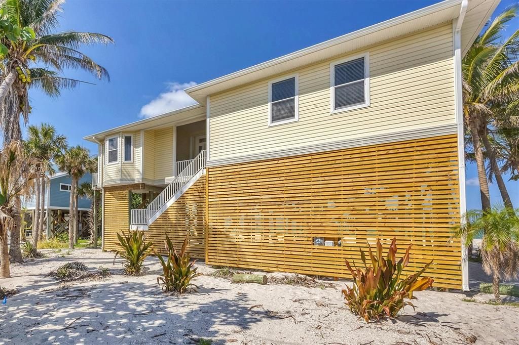 For Sale: $2,495,000 (4 beds, 3 baths, 1792 Square Feet)