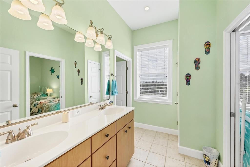 For Sale: $2,495,000 (4 beds, 3 baths, 1792 Square Feet)