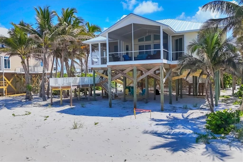 For Sale: $2,495,000 (4 beds, 3 baths, 1792 Square Feet)