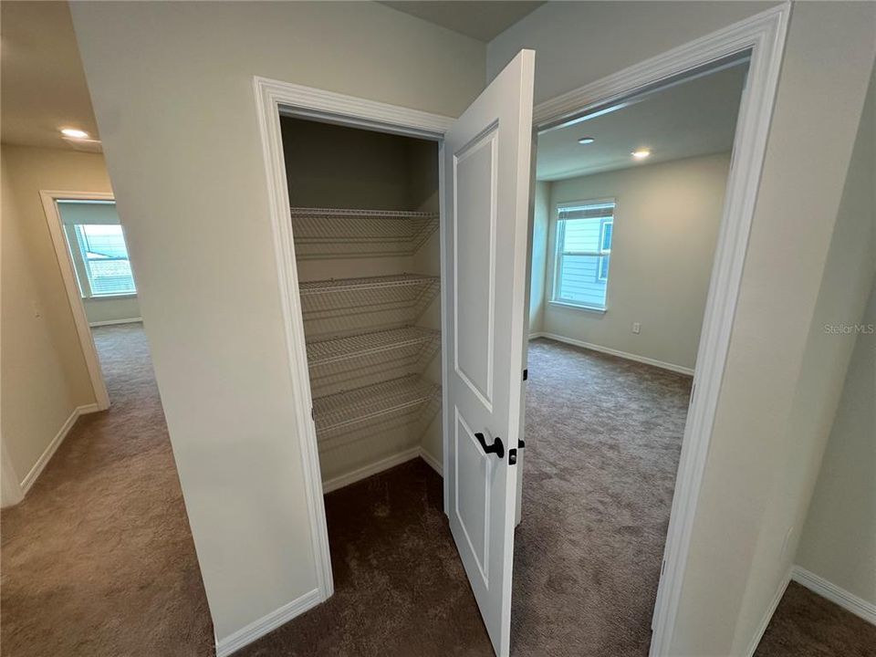 For Sale: $1,199,000 (5 beds, 4 baths, 3172 Square Feet)