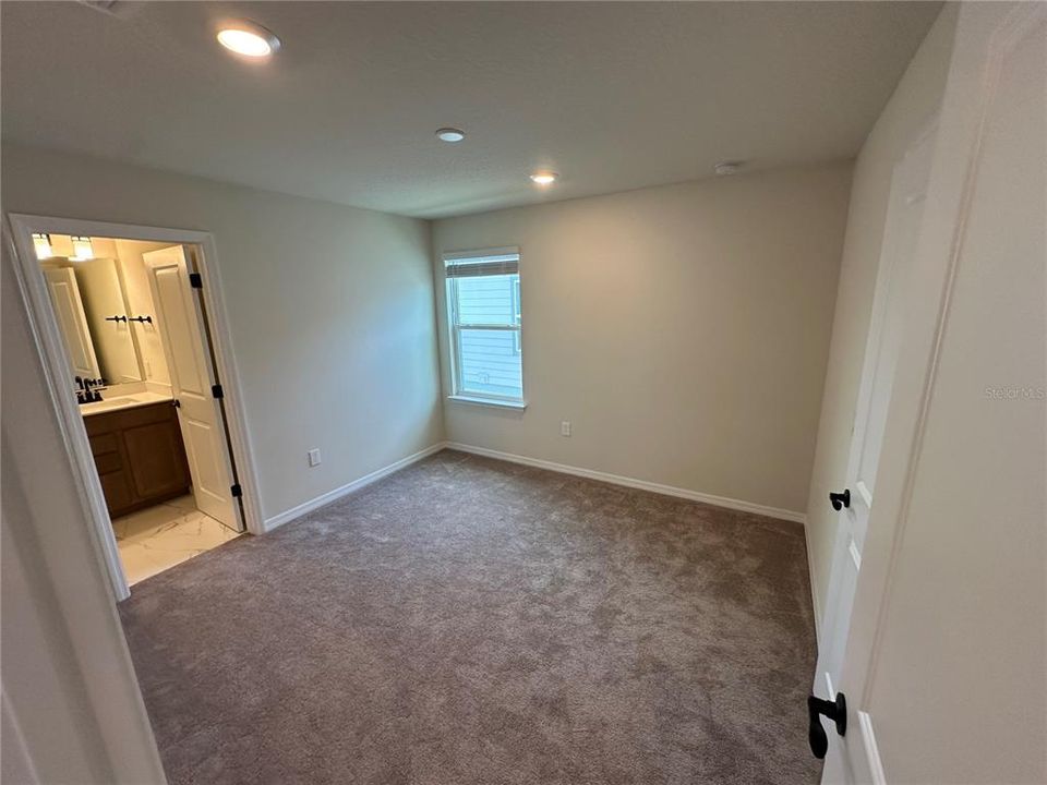 For Sale: $1,199,000 (5 beds, 4 baths, 3172 Square Feet)
