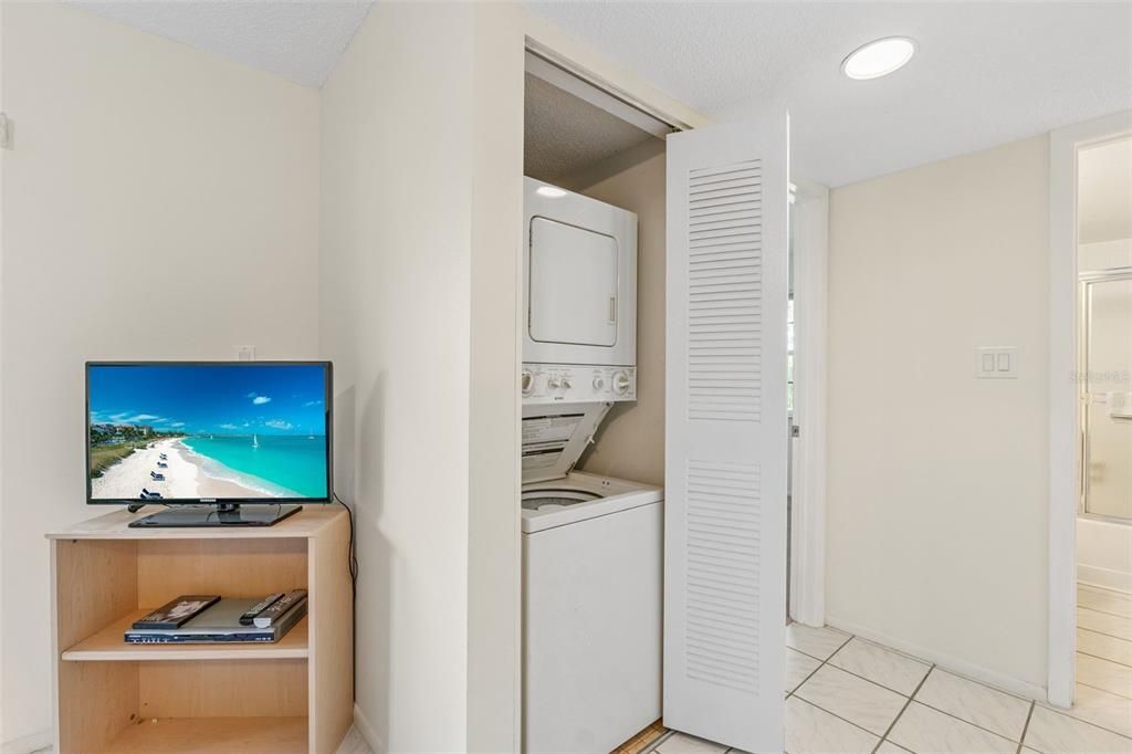 На продажу: $169,900 (3 спален, 2 ванн, 1011 Квадратных фут)