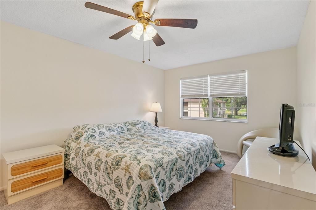 На продажу: $169,900 (3 спален, 2 ванн, 1011 Квадратных фут)