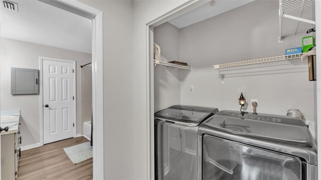 待售: $170,000 (2 贝兹, 2 浴室, 1080 平方英尺)