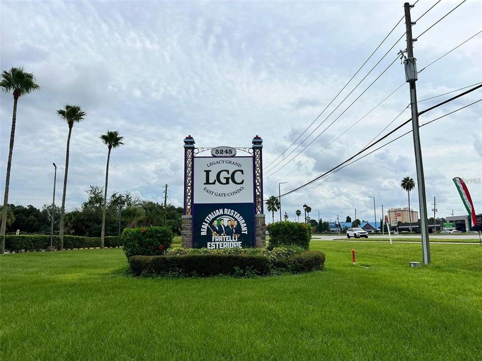 For Sale: $96,500 (1 beds, 1 baths, 325 Square Feet)