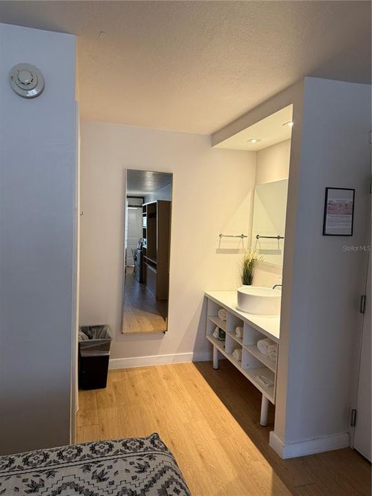 For Sale: $96,500 (1 beds, 1 baths, 325 Square Feet)