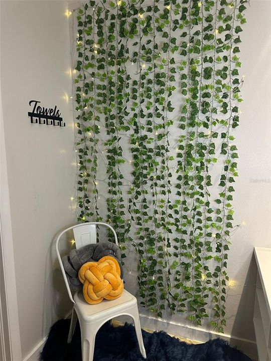 For Sale: $96,500 (1 beds, 1 baths, 325 Square Feet)