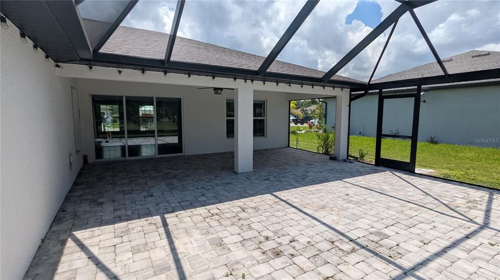 合同活跃: $298,000 (3 贝兹, 2 浴室, 1606 平方英尺)