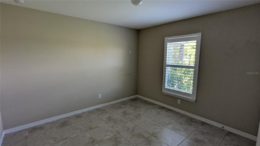 合同活跃: $298,000 (3 贝兹, 2 浴室, 1606 平方英尺)