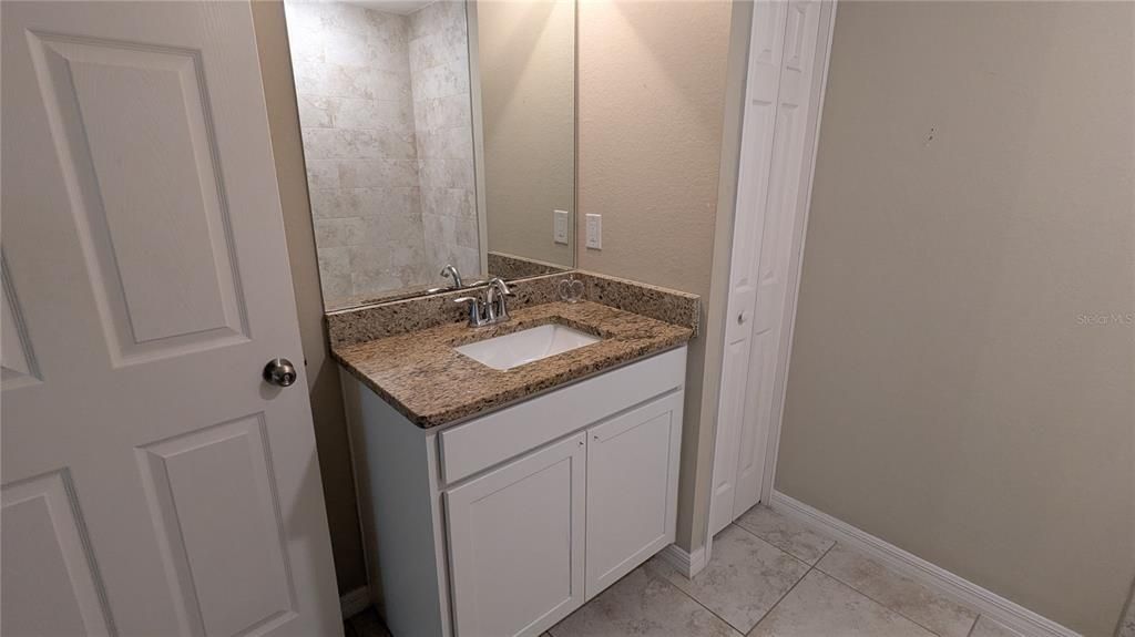 合同活跃: $298,000 (3 贝兹, 2 浴室, 1606 平方英尺)