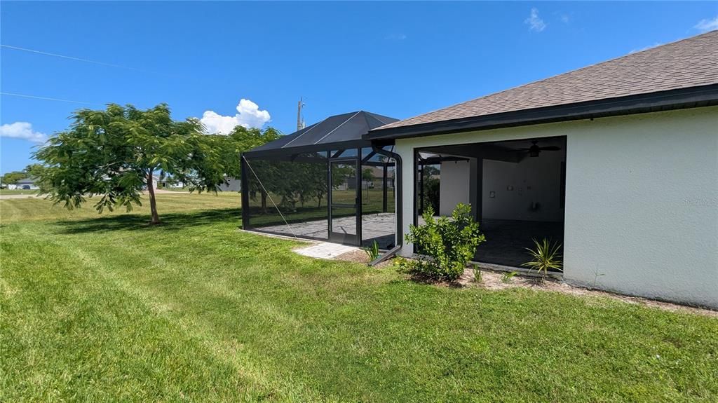 合同活跃: $298,000 (3 贝兹, 2 浴室, 1606 平方英尺)