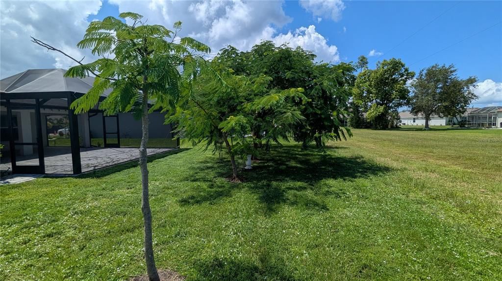 合同活跃: $298,000 (3 贝兹, 2 浴室, 1606 平方英尺)