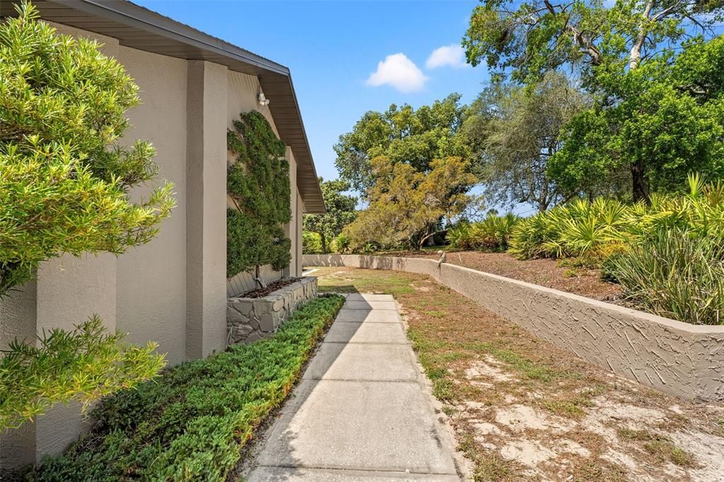 Active With Contract: $375,000 (3 beds, 2 baths, 2410 Square Feet)