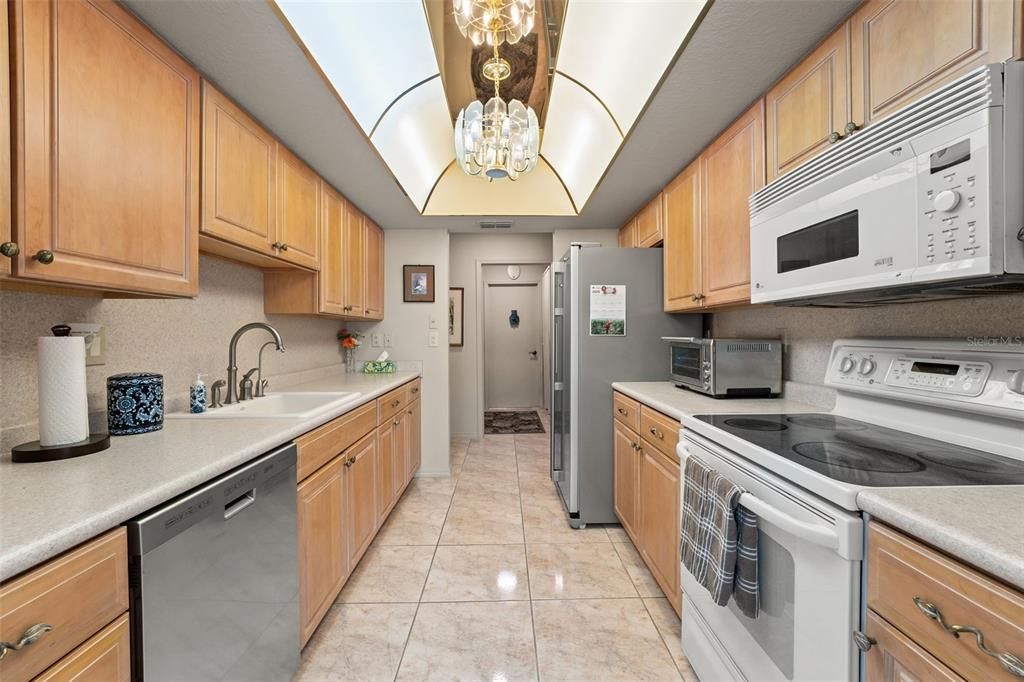 Active With Contract: $375,000 (3 beds, 2 baths, 2410 Square Feet)