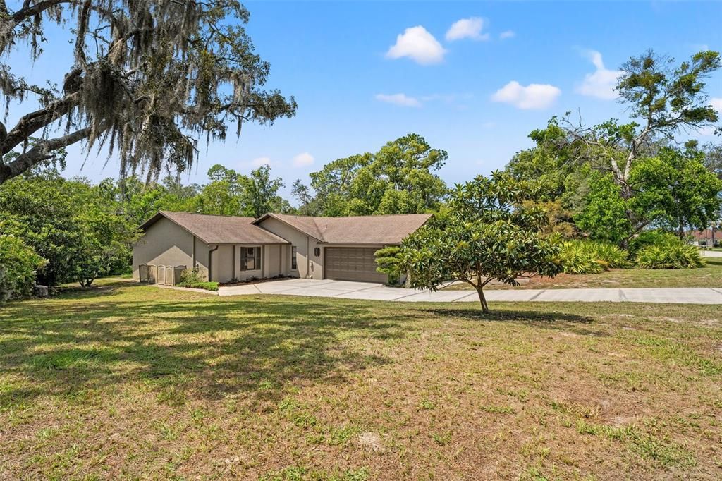 Active With Contract: $375,000 (3 beds, 2 baths, 2410 Square Feet)