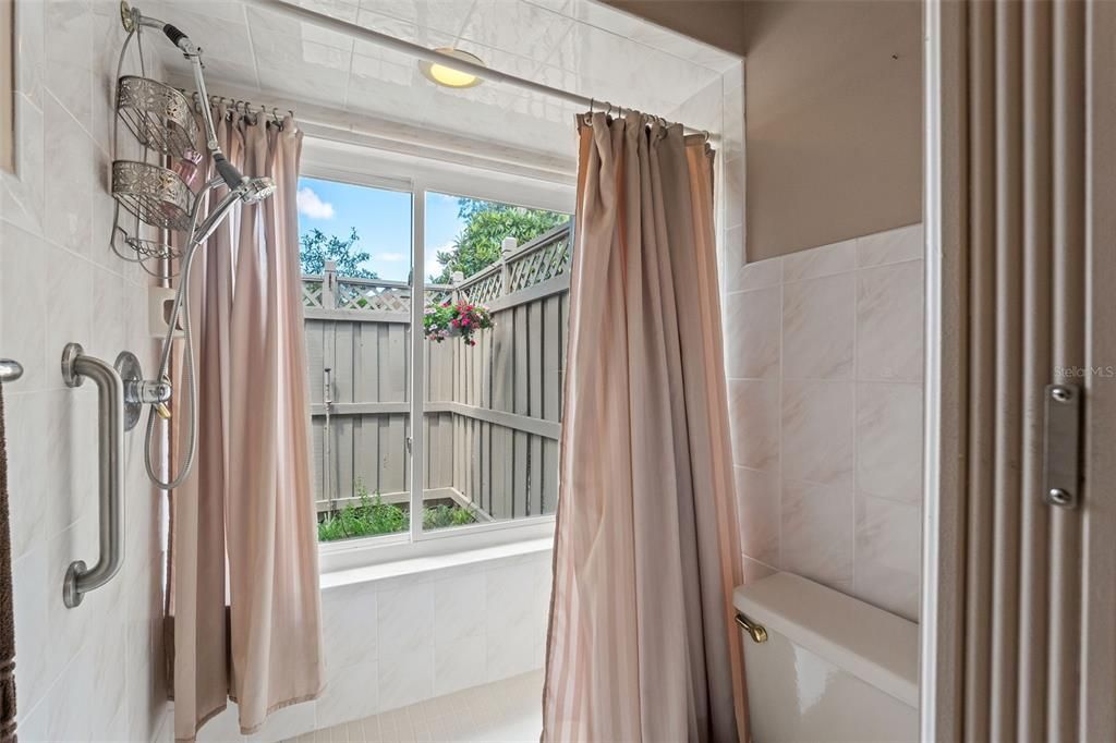 Active With Contract: $375,000 (3 beds, 2 baths, 2410 Square Feet)