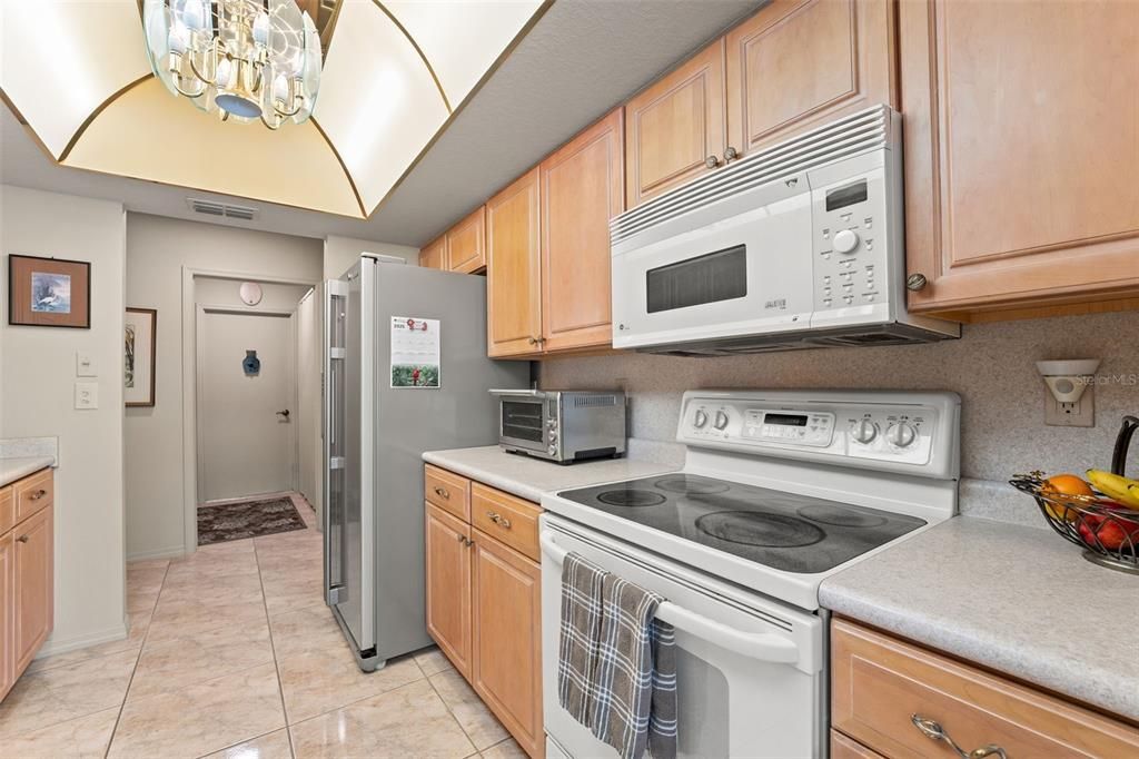 Active With Contract: $375,000 (3 beds, 2 baths, 2410 Square Feet)