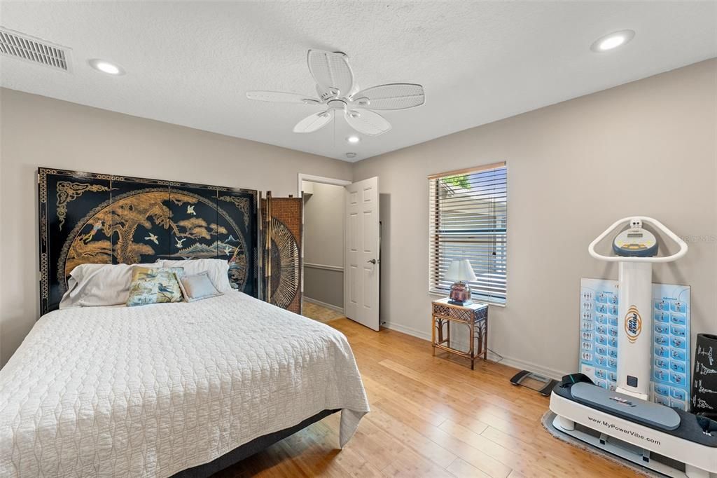 Active With Contract: $375,000 (3 beds, 2 baths, 2410 Square Feet)