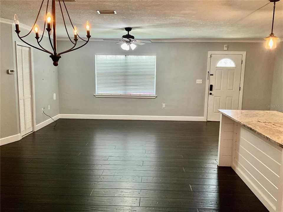 Active With Contract: $280,000 (3 beds, 2 baths, 1468 Square Feet)