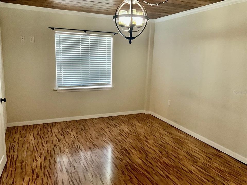 Active With Contract: $280,000 (3 beds, 2 baths, 1468 Square Feet)