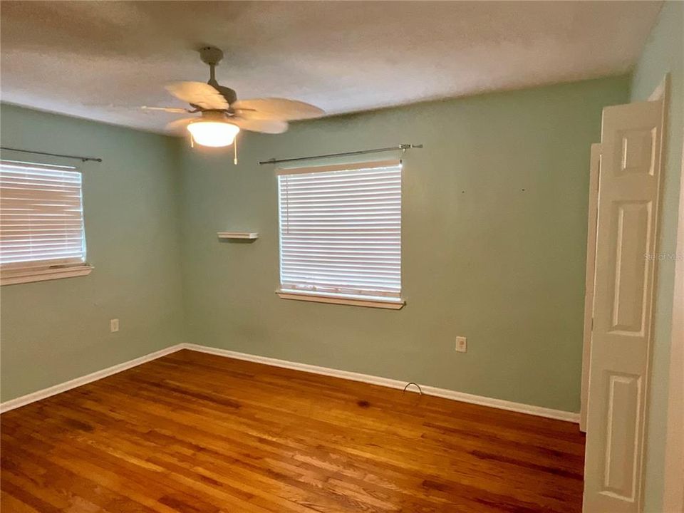 Active With Contract: $280,000 (3 beds, 2 baths, 1468 Square Feet)