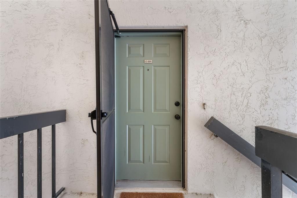 На продажу: $169,500 (2 спален, 2 ванн, 899 Квадратных фут)