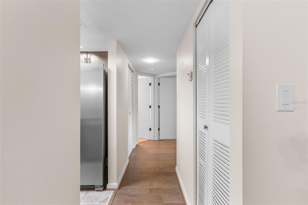 На продажу: $169,500 (2 спален, 2 ванн, 899 Квадратных фут)