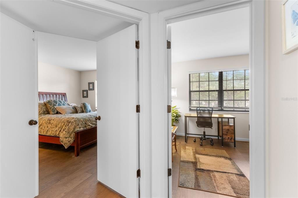 На продажу: $169,500 (2 спален, 2 ванн, 899 Квадратных фут)