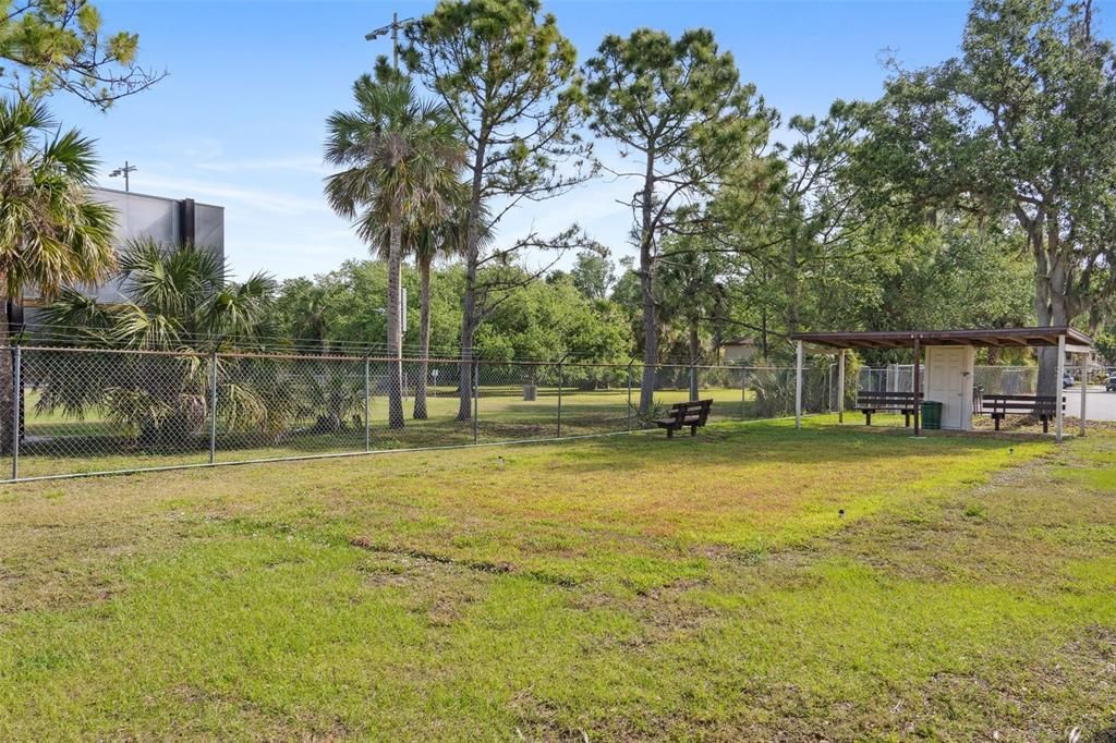 На продажу: $169,500 (2 спален, 2 ванн, 899 Квадратных фут)