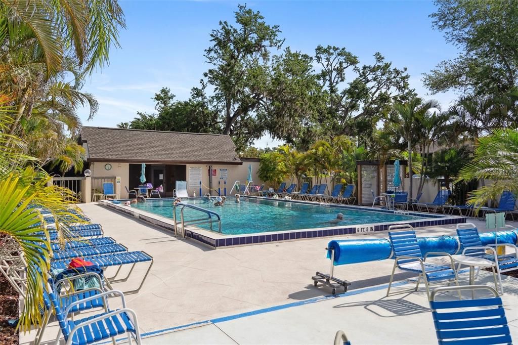 На продажу: $169,500 (2 спален, 2 ванн, 899 Квадратных фут)