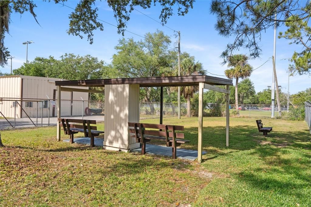 На продажу: $169,500 (2 спален, 2 ванн, 899 Квадратных фут)