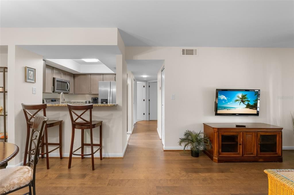 На продажу: $169,500 (2 спален, 2 ванн, 899 Квадратных фут)