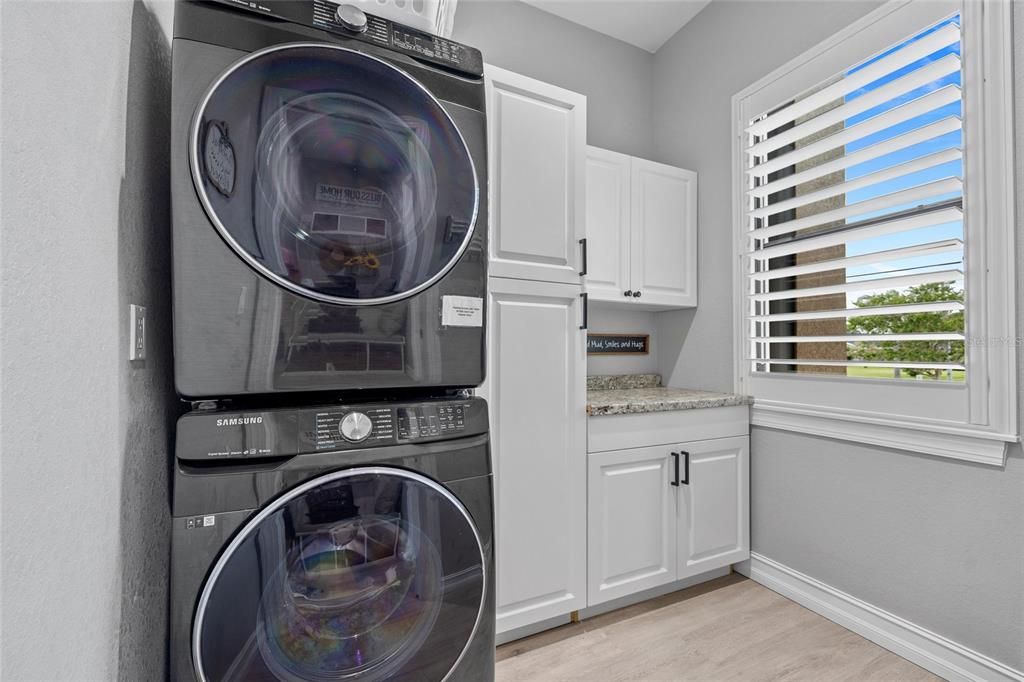 For Sale: $999,999 (3 beds, 2 baths, 2123 Square Feet)