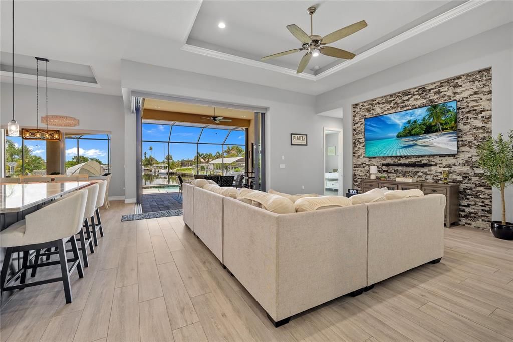 For Sale: $999,999 (3 beds, 2 baths, 2123 Square Feet)